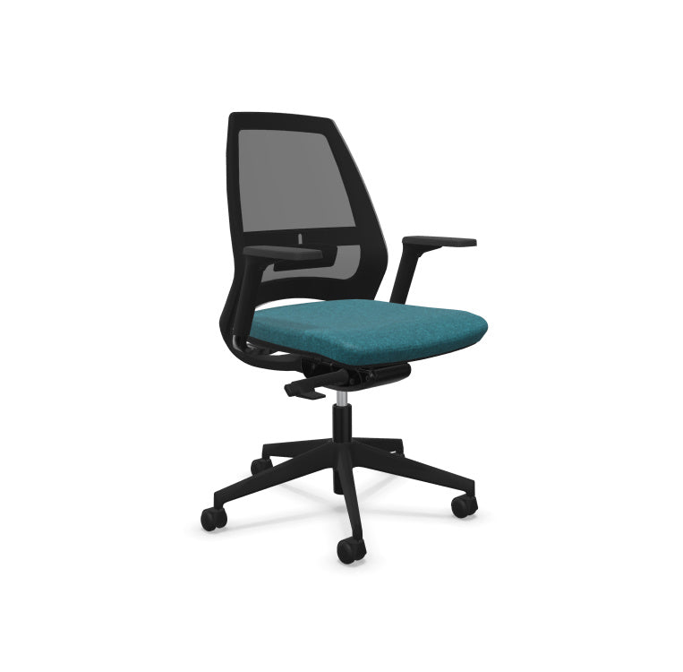 Fauteuil de bureau ergonomique Eliott avec dossier bas en résille, soutien lombaire intégré et accoudoirs 3D. Bleu Denim Chiné