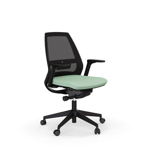 Fauteuil de bureau ergonomique Eliott avec dossier bas en résille, soutien lombaire intégré et accoudoirs 3D aqua