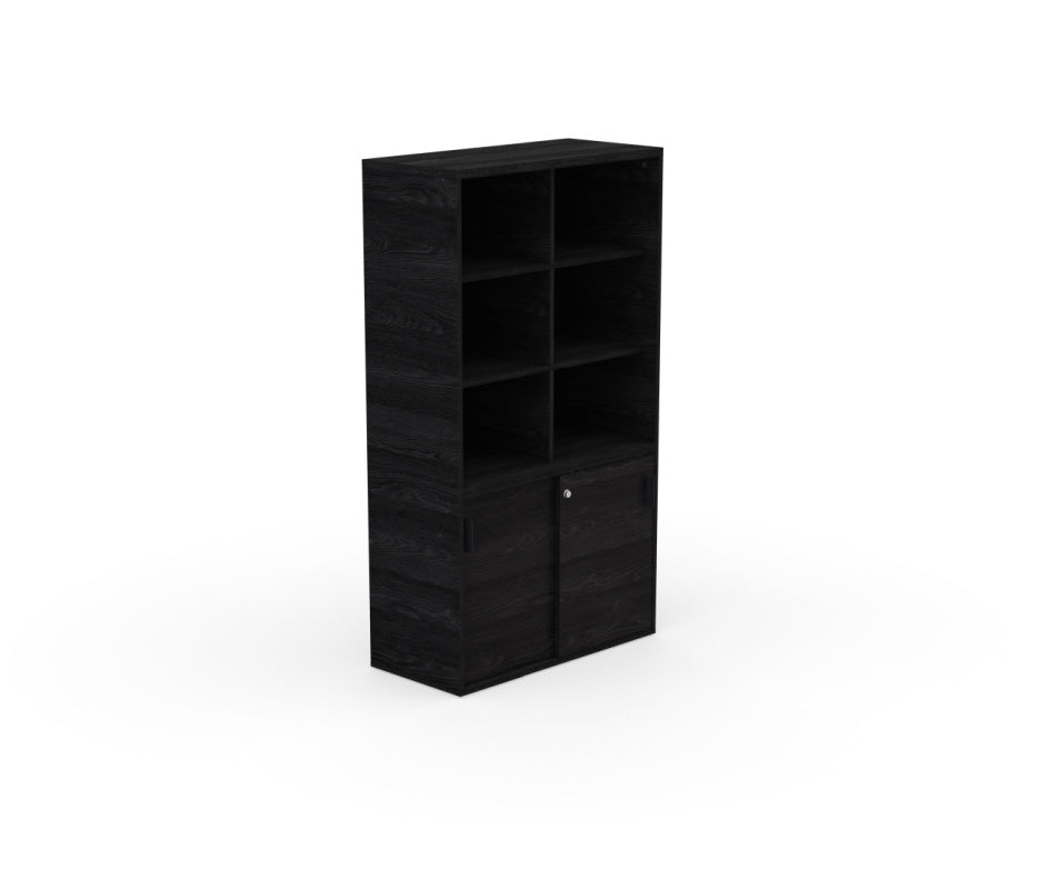 Grande armoire de bureau Kara 179 cm finition Bois Noir avec portes coulissantes et 6 espaces ouverts.