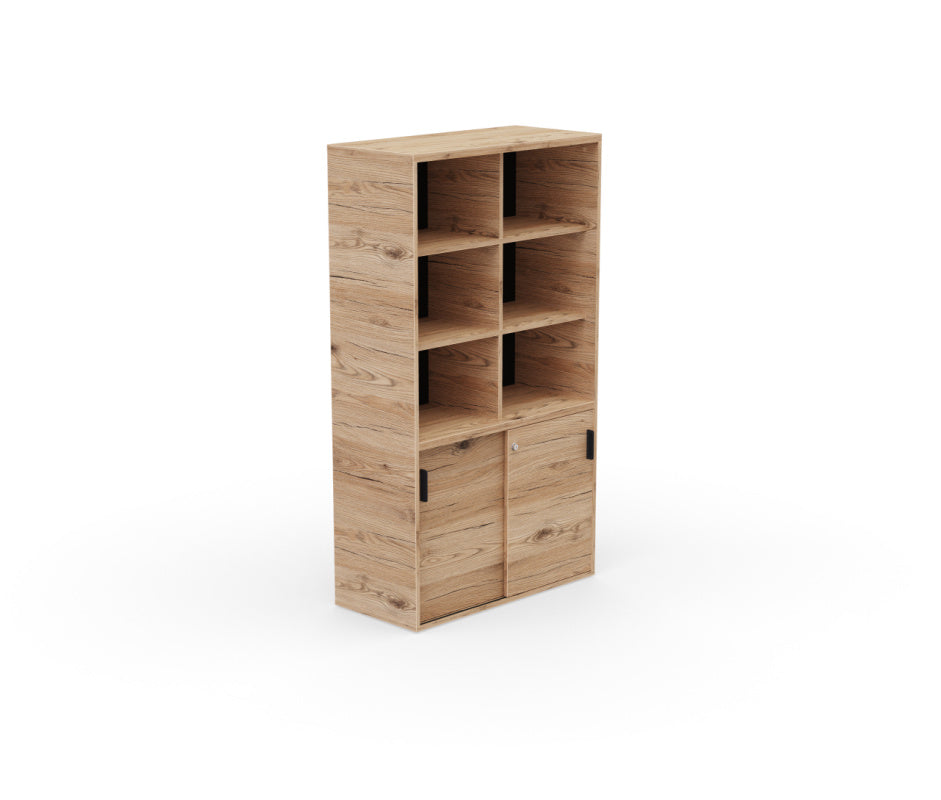 Grande armoire de bureau Kara 179 cm finition Chêne Brunswick avec portes coulissantes et 6 espaces ouverts.