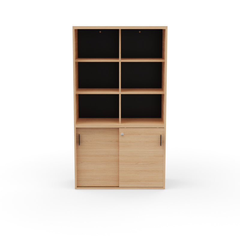 Grande armoire de bureau Kara 179 cm finition Chêne Naturel avec portes coulissantes et 6 espaces ouverts. Vue de face