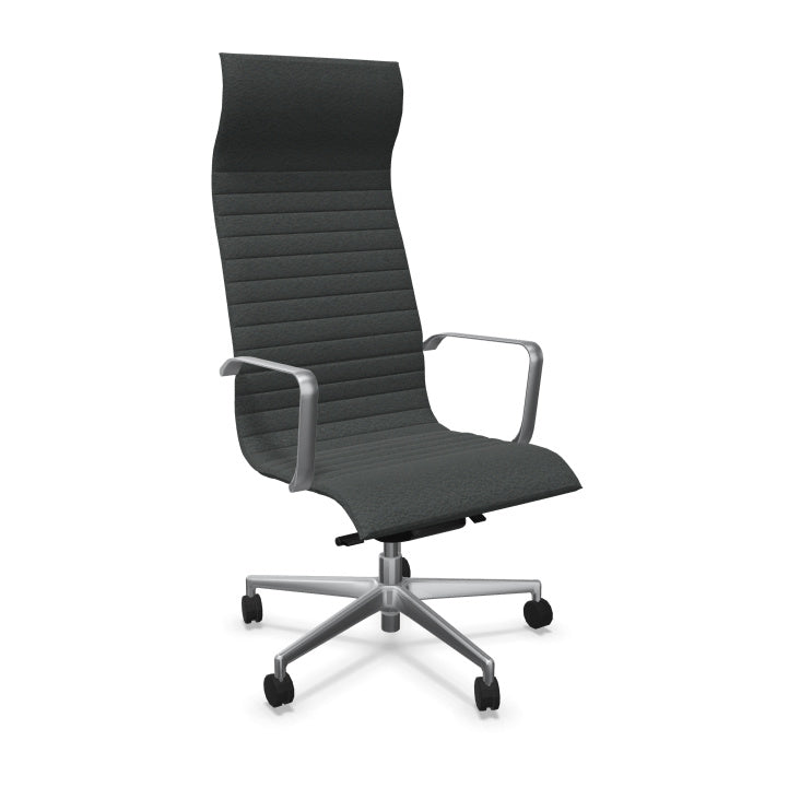Fauteuil de direction ergonomique Seven en cuir noir avec piétement chromé et appui-tête fixe.